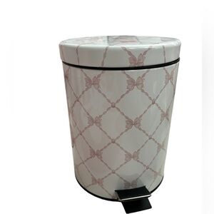 Pink and white bows small garbage can
